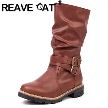 REAVE CAT/ Женские ботинки до середины икры 26 см с круглым носком на среднем каблуке 3,5 см, Без застежки, с пряжкой, Плиссированные, Большие размеры 43, Однотонная Повседневная обувь в стиле панк